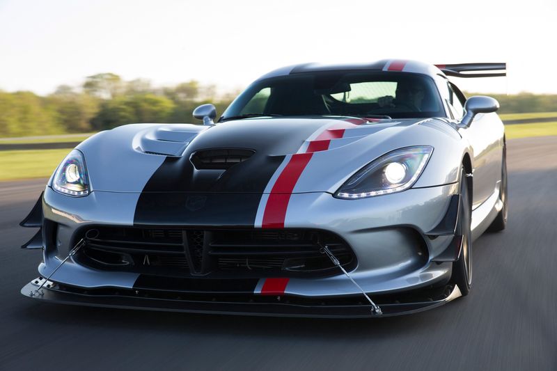 Illustration for article titled 2016 Dodge Viper ACR: Meet The Nastiest Street Legal Viper Ever Made